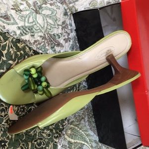 Lime green leather heels with decoration
